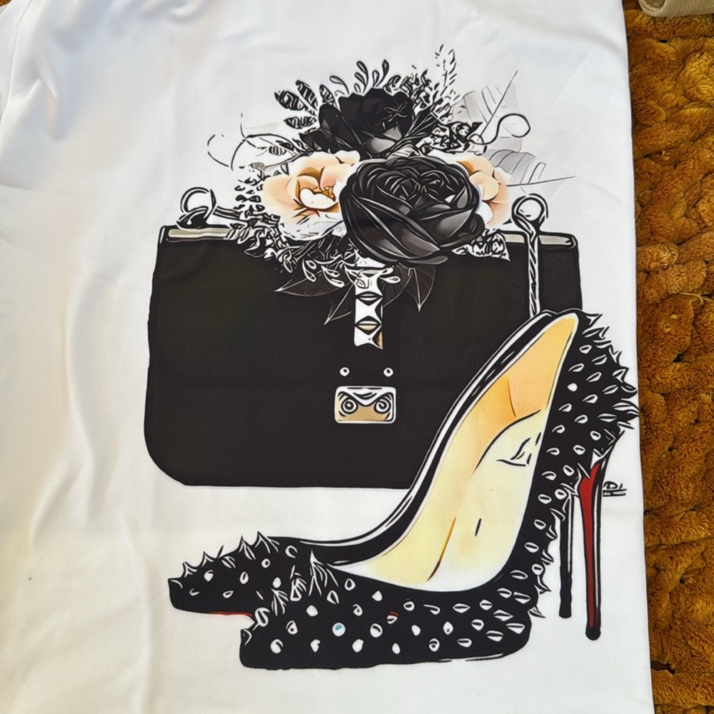 NWOT Graphic tee Fashionable black heel tee shirt - Picture 1 of 4